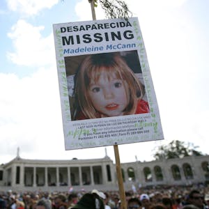 Die damals vierjährige Madeleine McCann verschwand im Jahr 2007 aus dem portugiesischen Ferienort Praia da Luz. Der Prozess gegen einen 46 Jahre alten Deutschen startet nun in Braunschweig. Er gilt in dem Fall als Verdächtiger.