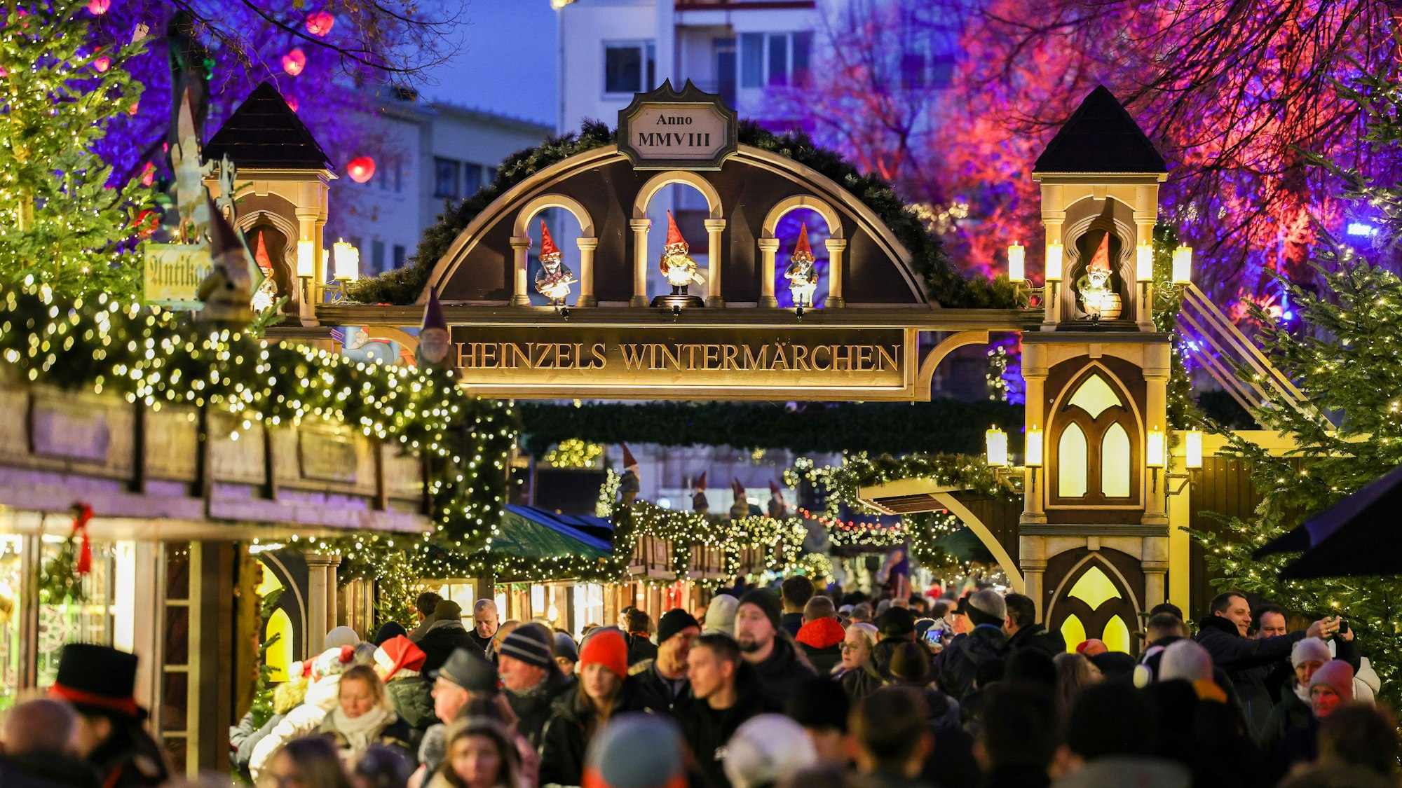 Heinzels Wintermärchen, noch bis 23. Dezember auf dem Heumarkt und dem Alter Markt.