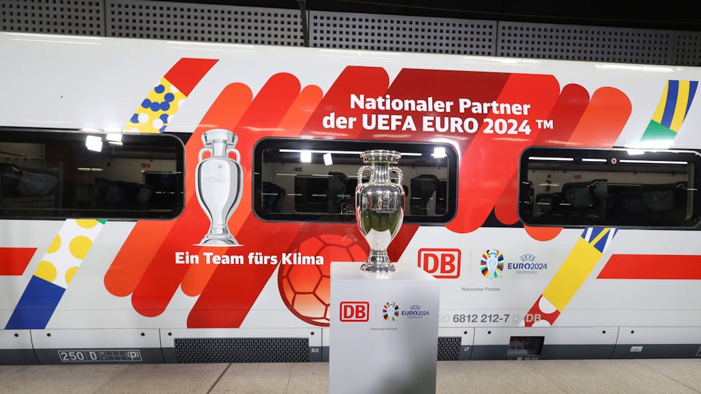 Bei der Bekanntgabe der Partnerschaft zwischen Deutscher Bahn und der UEFA (12. Juni 2023) zur Europameisterschaft 2024 wurde der originale EM-Pokal und ein entsprechend gestalteter ICE vorgestellt.
