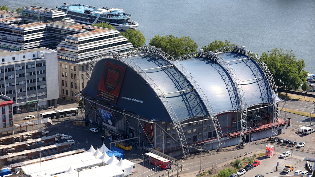 Der Kölner Musical Dome aus der Vogelperspektive.


