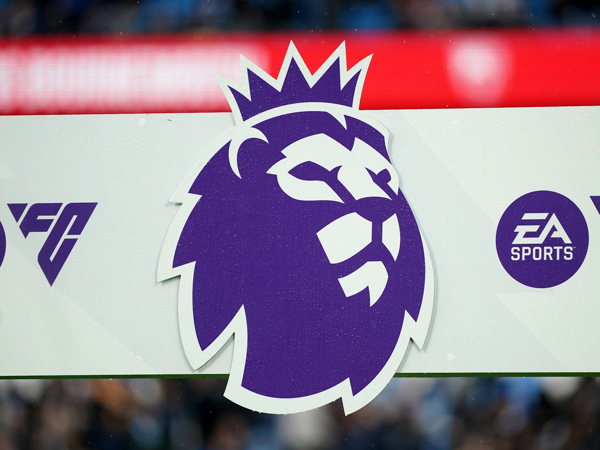 Das Wappen der Premier League vor dem Spiel zwischen Manchester City und dem AFC Bournemouth am 4. November 2023.