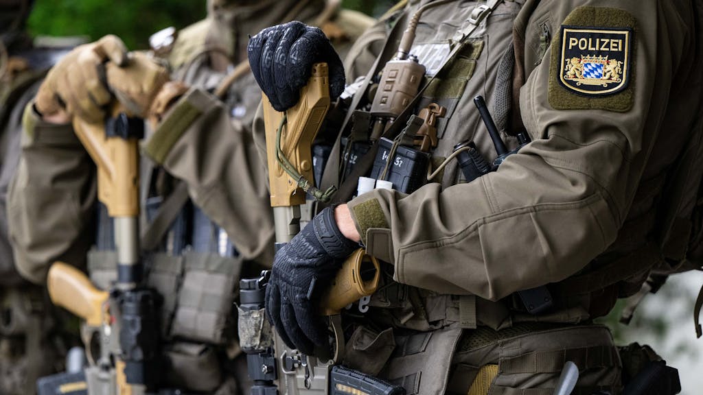 Einsatzkräfte des Spezialeinsatzkommandos (SEK) Südbayern der bayerischen Polizei, aufgenommen während des Pressetermins