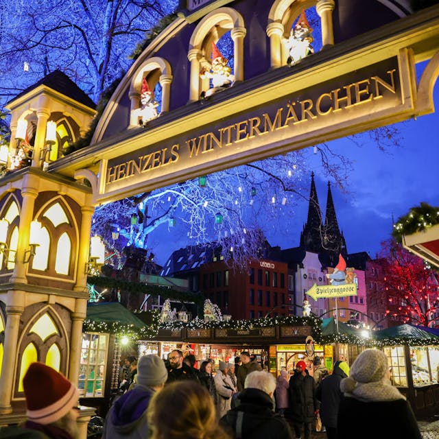 Der Weihnachtsmarkt "Heinzels Wintermärchen" auf dem Heumarkt und dem Alter Markt.
