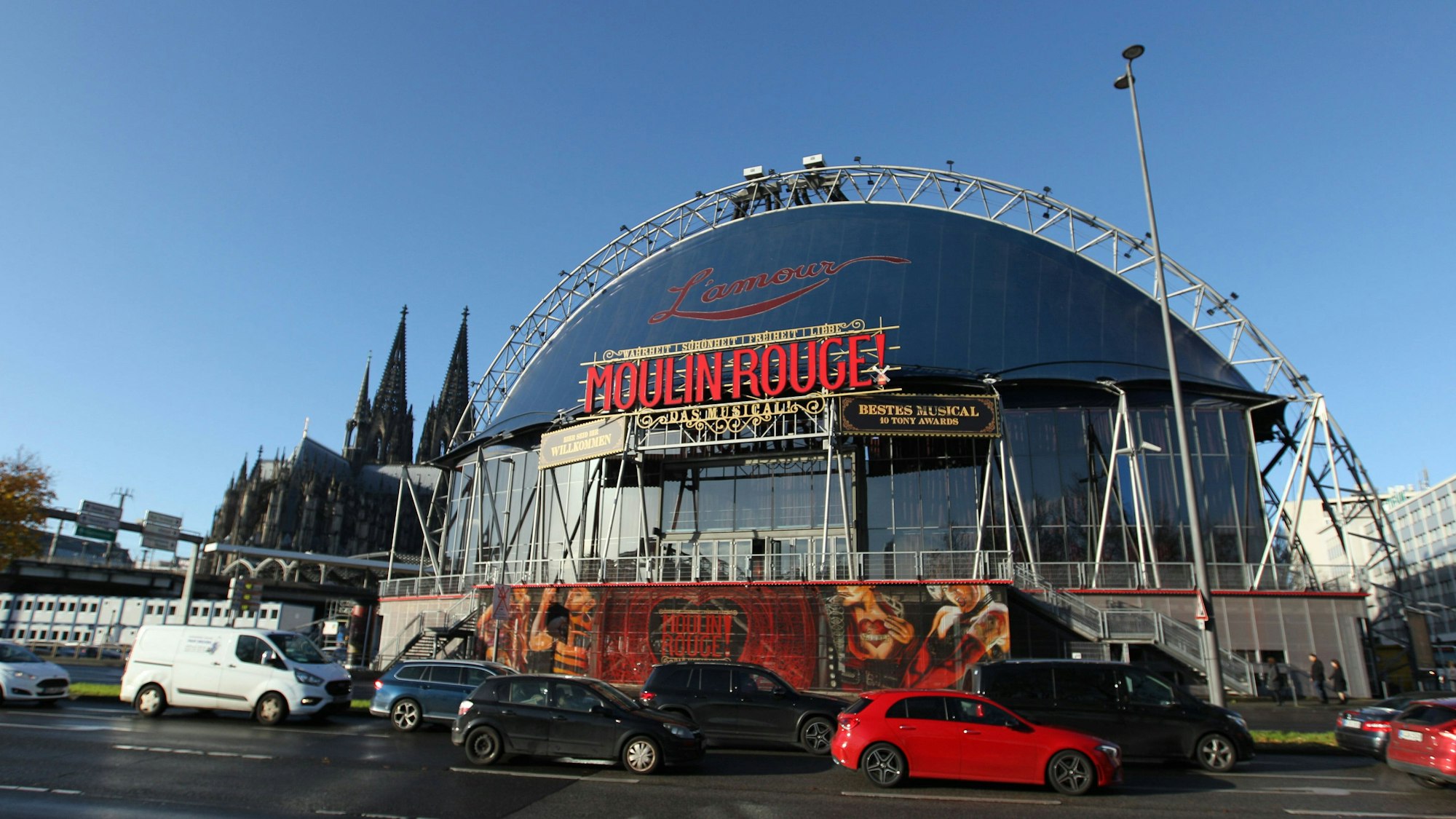 Der Musical Dome am Rheinufer in Köln