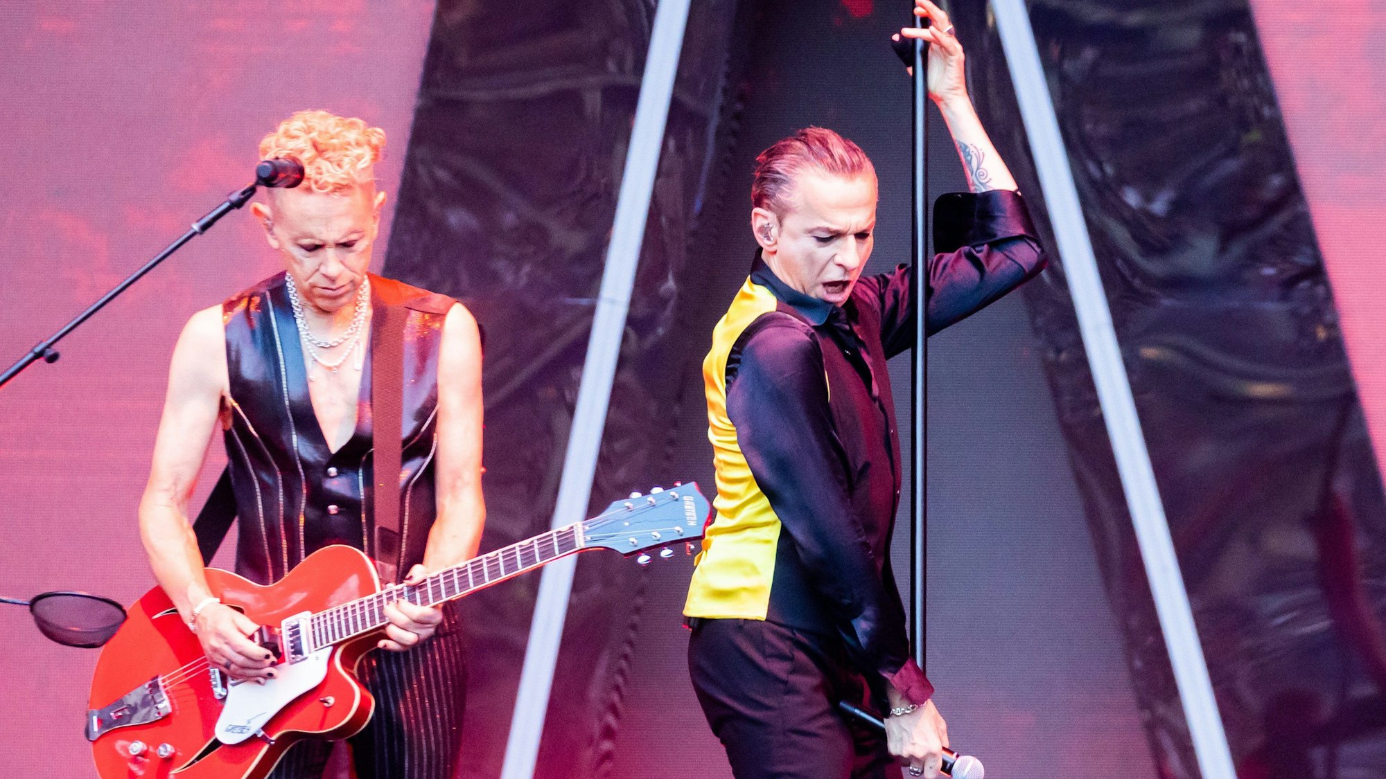 Depeche Mode beim Auftritt im Olympiastadion Berlin.