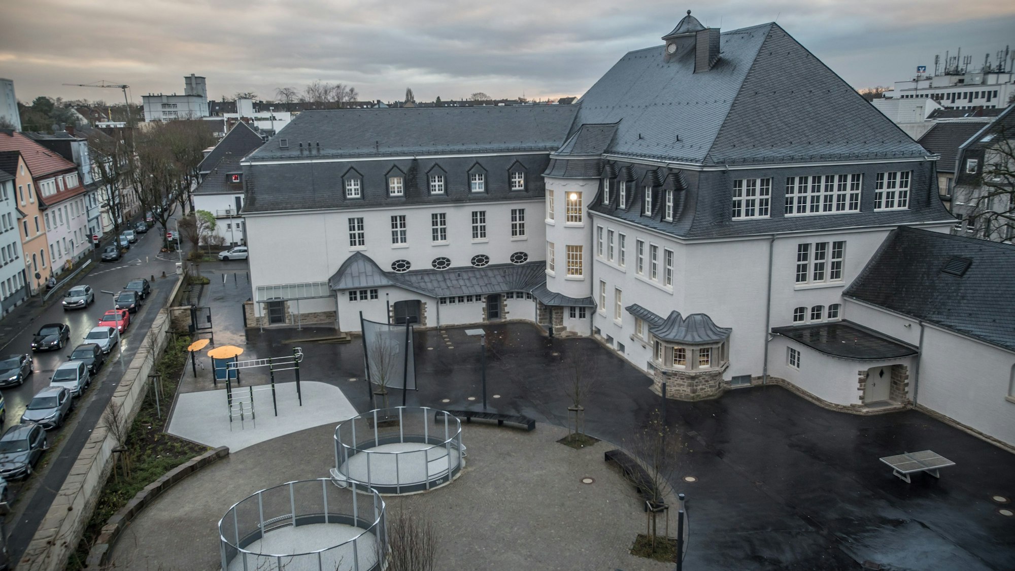 Hauptschule und Bürgerzentrum Hederichsfeld. Foto: Ralf Krieger