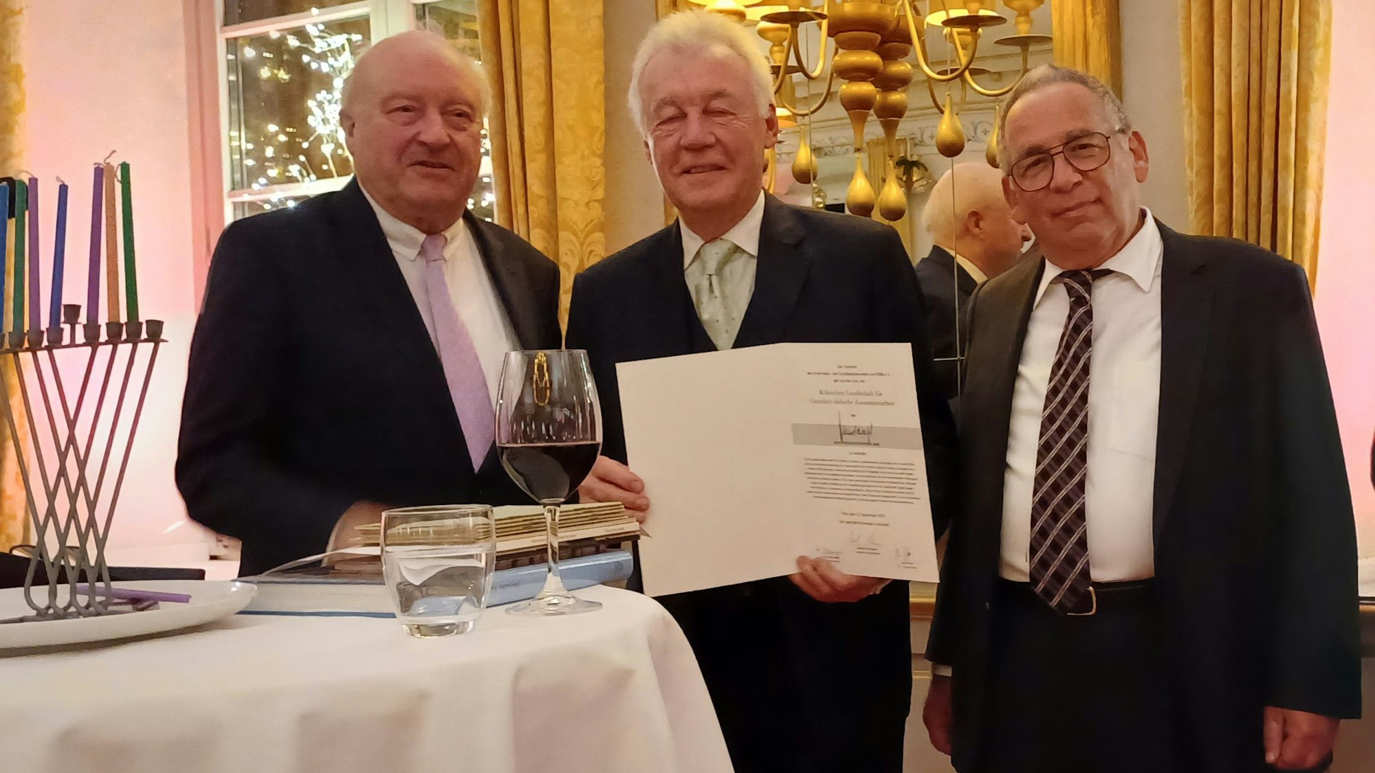 Wolkenburg Schaefer Preis v.l.n.r.: Konrad Adenauer (HuG), Prof. Jürgen Wilhelm, Miguel Freund