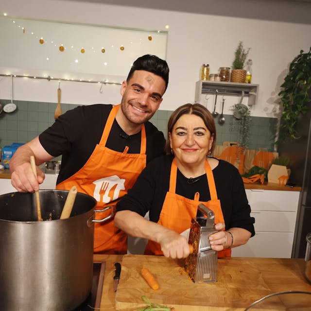 Stefano Zarrella und seine Mutter Clementina kochen für Kölner Kinder der Arche
