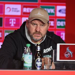 FC-Trainer Steffen Baumgart ist auf der Suche nach dem verlorenen Fußball seiner Mannschaft.