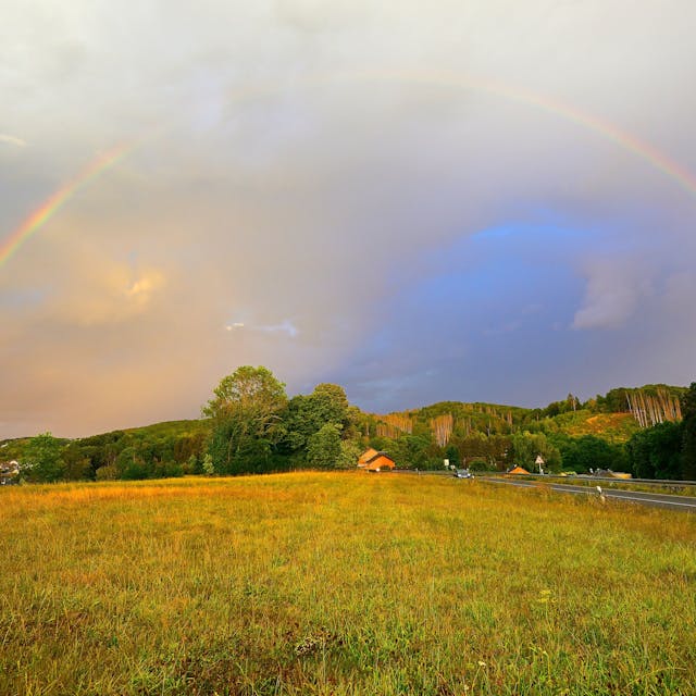 Ein Regenbogen über Biesfeld.