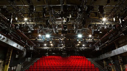 Das Depot 2 ist die größte Halle des Schauspiel Kölns im ehemaligen Carlswerk und bietet Platz für rund 600 Besucher.