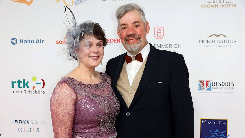 Iris und Uwe Abel im April 2024 bei der Verleihung der „Goldenen Sonne“ im Wunderland Kalkar