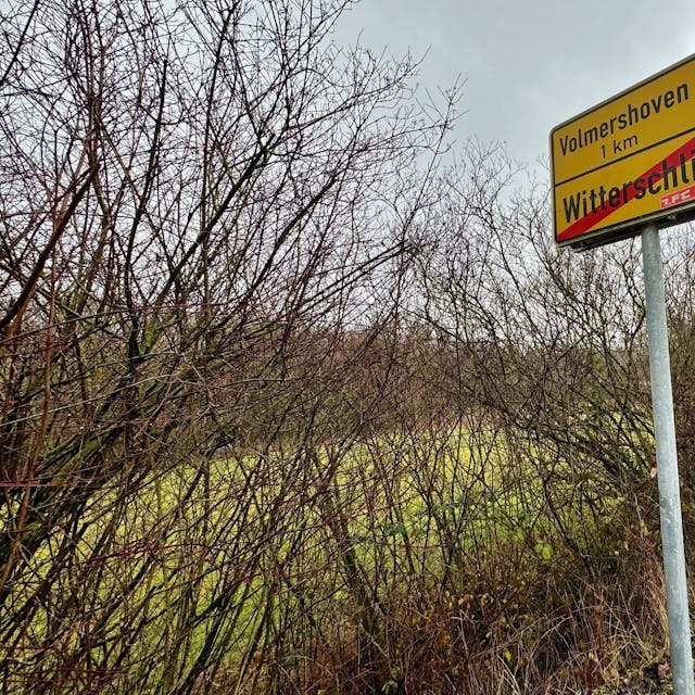 An der Hauptstraße zwischen Witterschlick und Volmershoven-Heidgen, am Grundstück ‚Kumpelsgarten‘, soll die Zentrale Unterkunftseinrichtung für Geflüchtete gebaut werden.