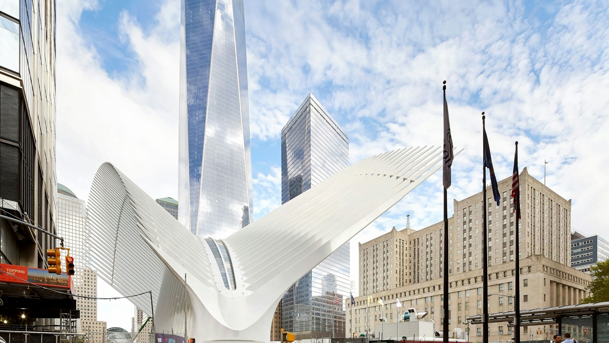 Pohl produzierte die Außenhaut der geschwungenen Halle „Oculus“, Herzstück des neuen Umsteigebahnhofs des spanischen Architekten Santiago Calatrava.