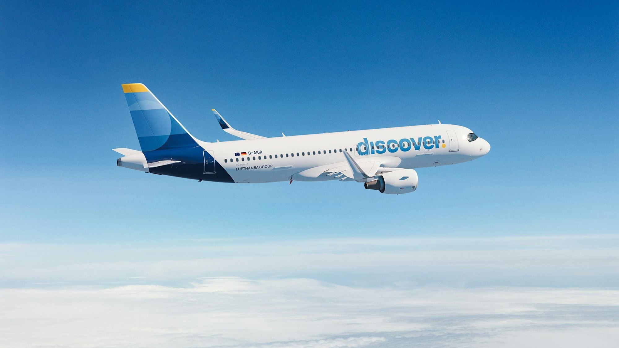 Ein Flugzeug der Fluggesellschaft Discover Airlines fliegt. Unmittelbar vor Weihnachten hat die Pilotengewerkschaft Vereinigung Cockpit (VC) ihre Mitglieder zu einem Warnstreik bei der Lufthansa-Tochter Discover Airlines aufgerufen.