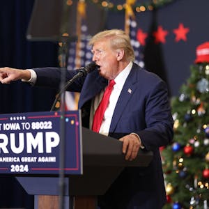 Der ehemalige US-Präsident Donald Trump hat Weihnachten für Beleidigungen in Richtung seiner politischen Gegner genutzt. (Archivbild)