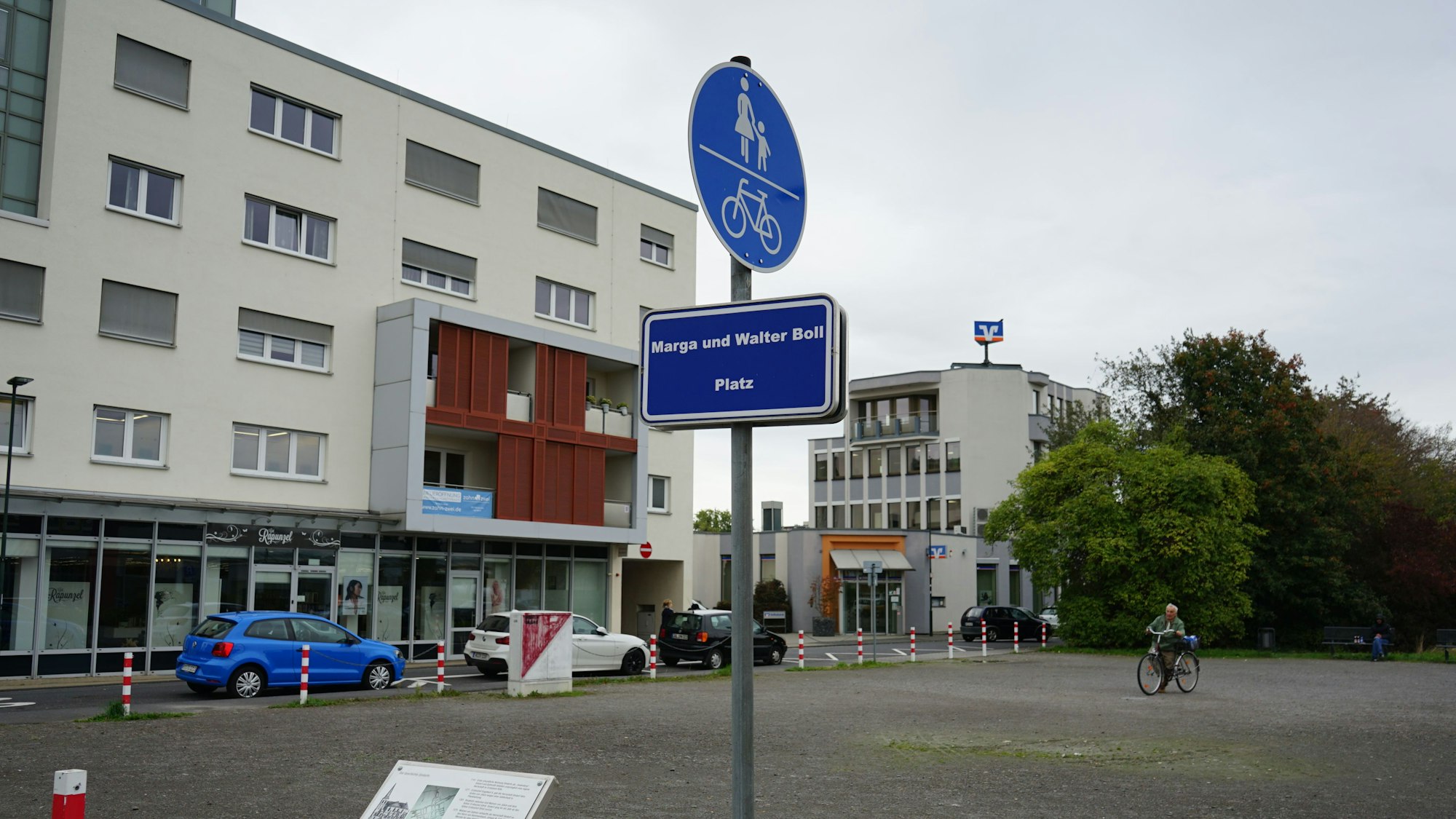 Der Marga- und Walter-Boll-Platz in Sindorf.