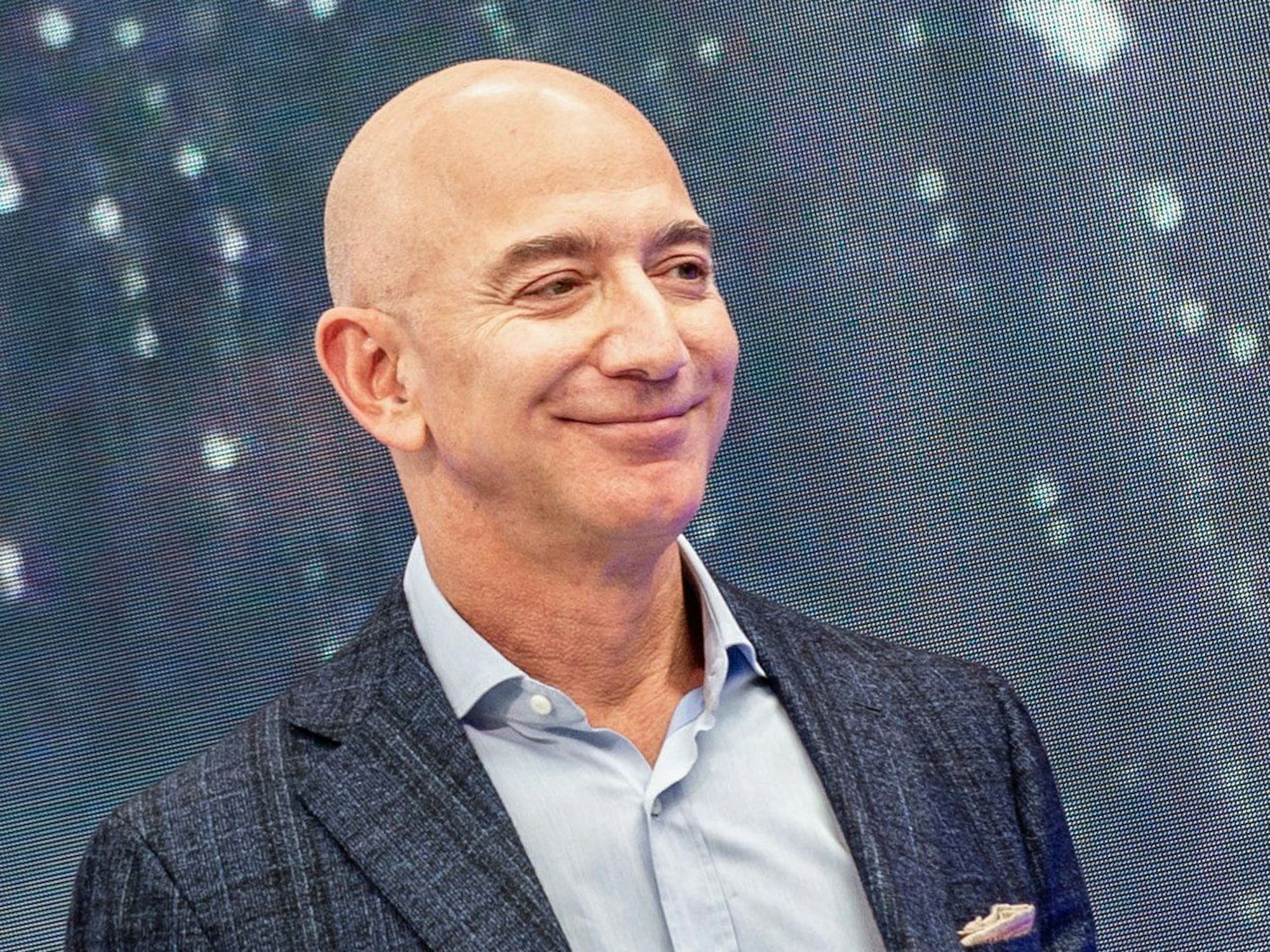 Jeff Bezos ist am Rande eines Neuheiten-Events des Konzerns zu sehen, hier im September 2019 in Seattle.