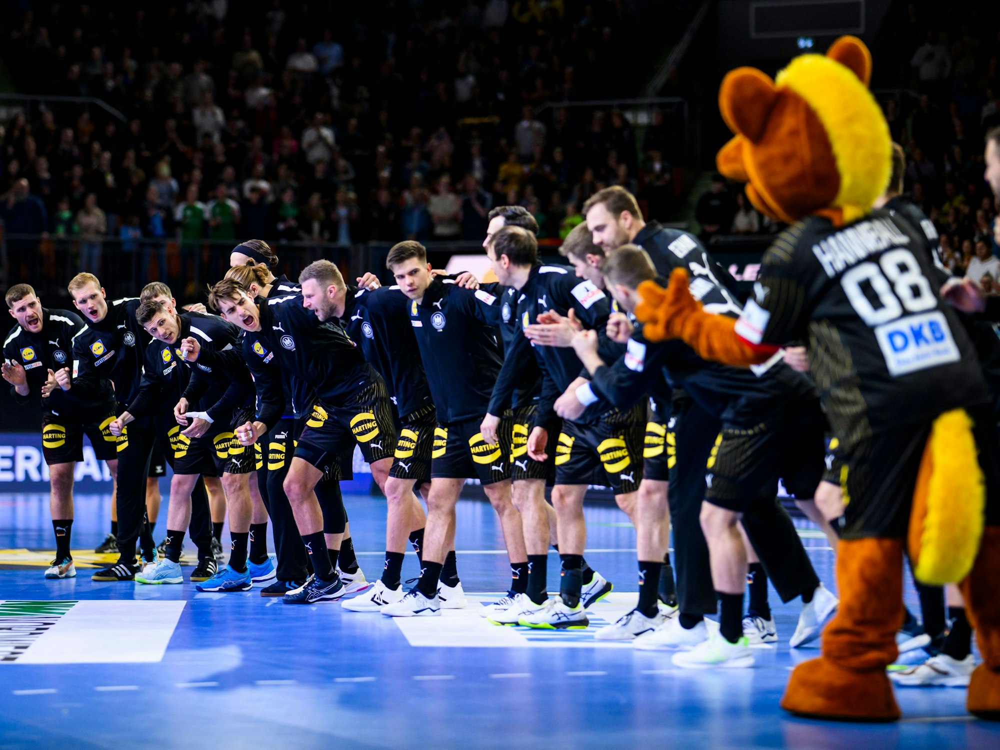 Die deutsche Handball-Nationalmannschaft schwört sich auf ein Spiel ein