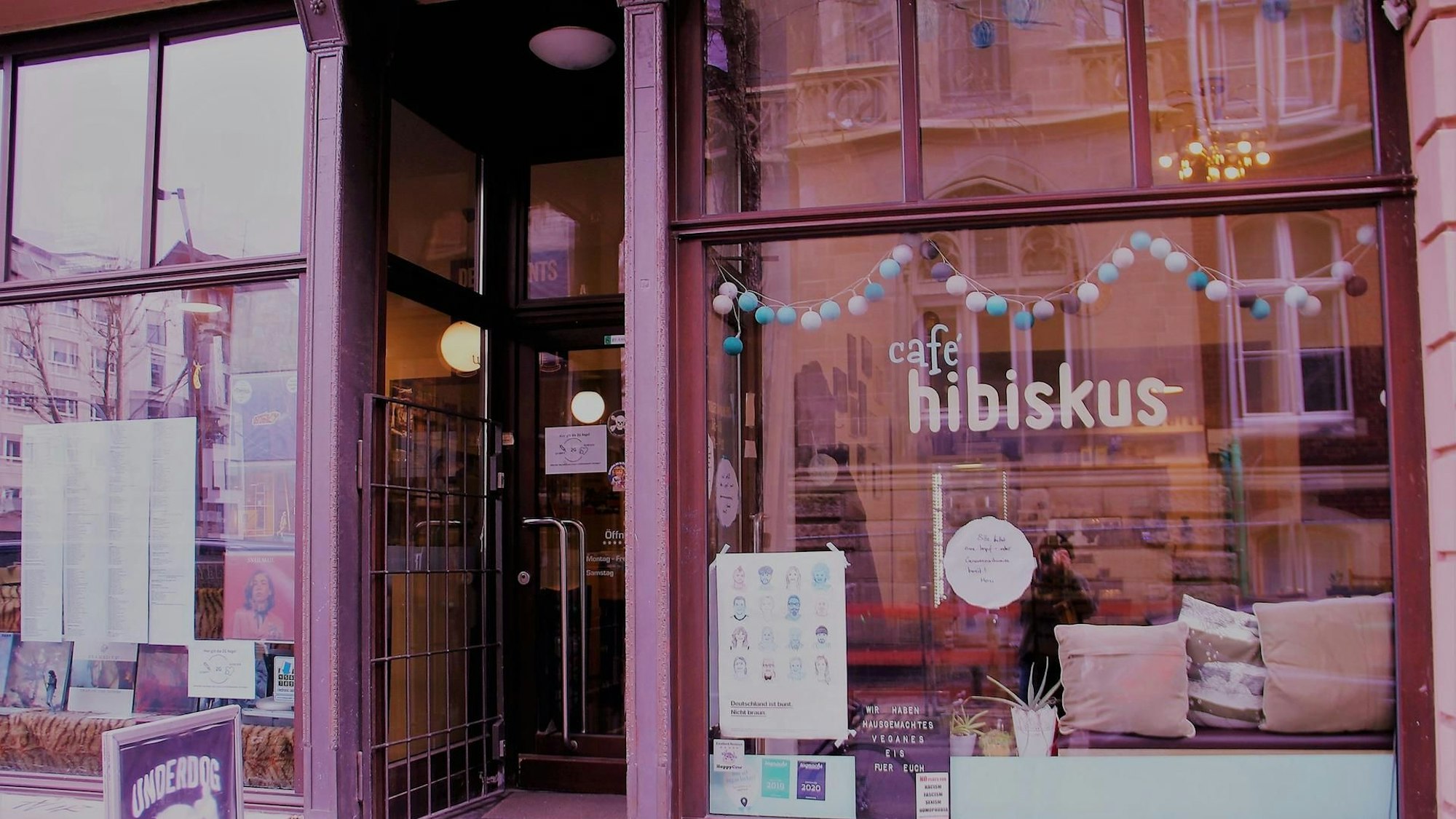 Café Hibiskus von außen.