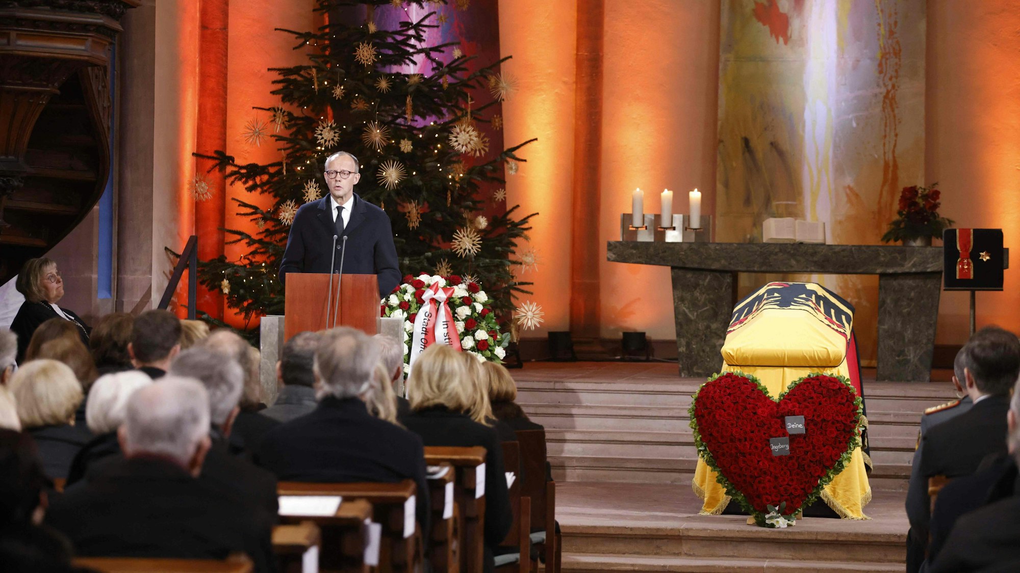 CDU-Chef Friedrich Merz hält eine Trauerrede für den gestorbene Politiker Wolfgang Schäuble.