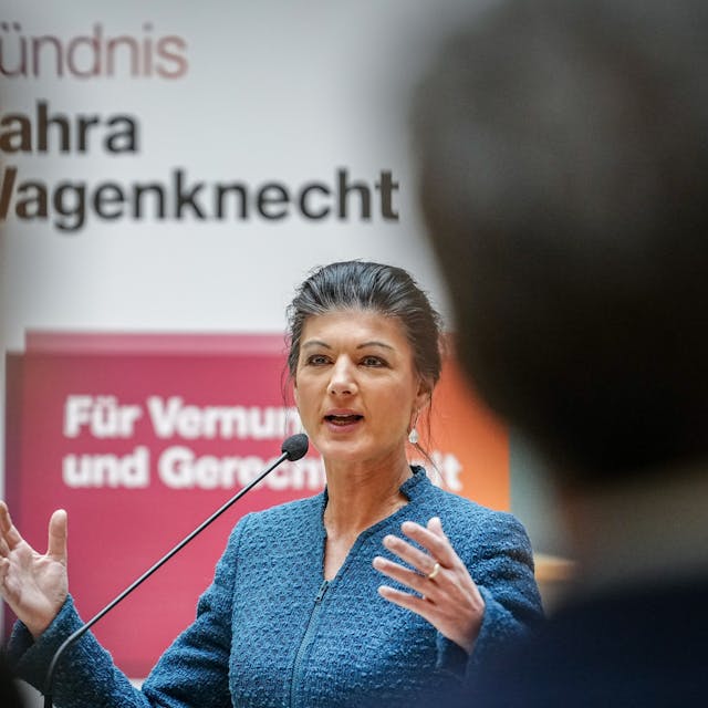 Sahra Wagenknecht, Bundestagsabgeordnete, spricht anlässlich der Konstituierung der Gruppe „Bündnis Sahra Wagenknecht - Für Vernunft und Gerechtigkeit“ auf einer Pressekonferenz.