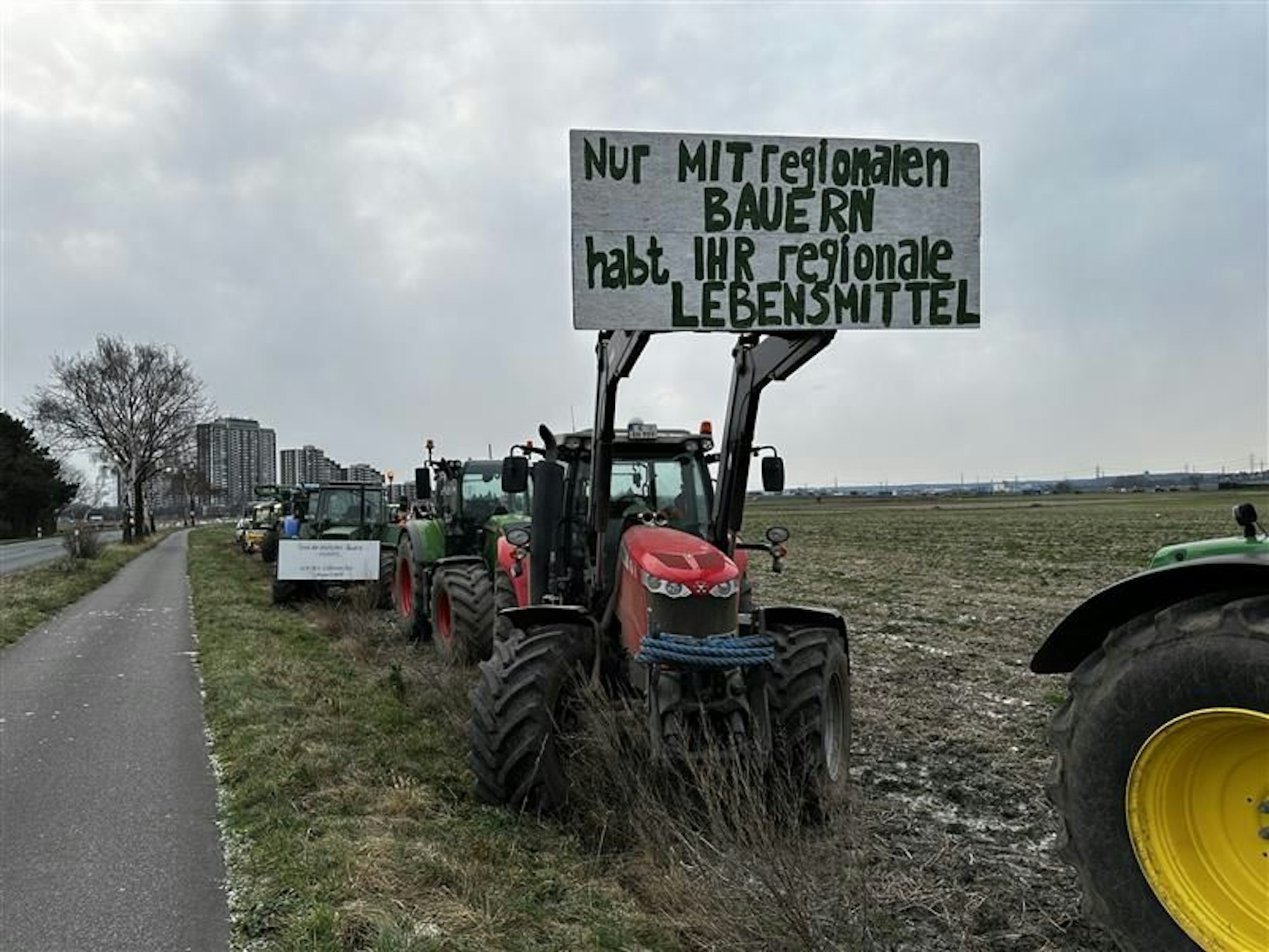 Bauernproteste 2024 in und um Köln - hier die Situation am 8. Januar nahe des Eifeltors