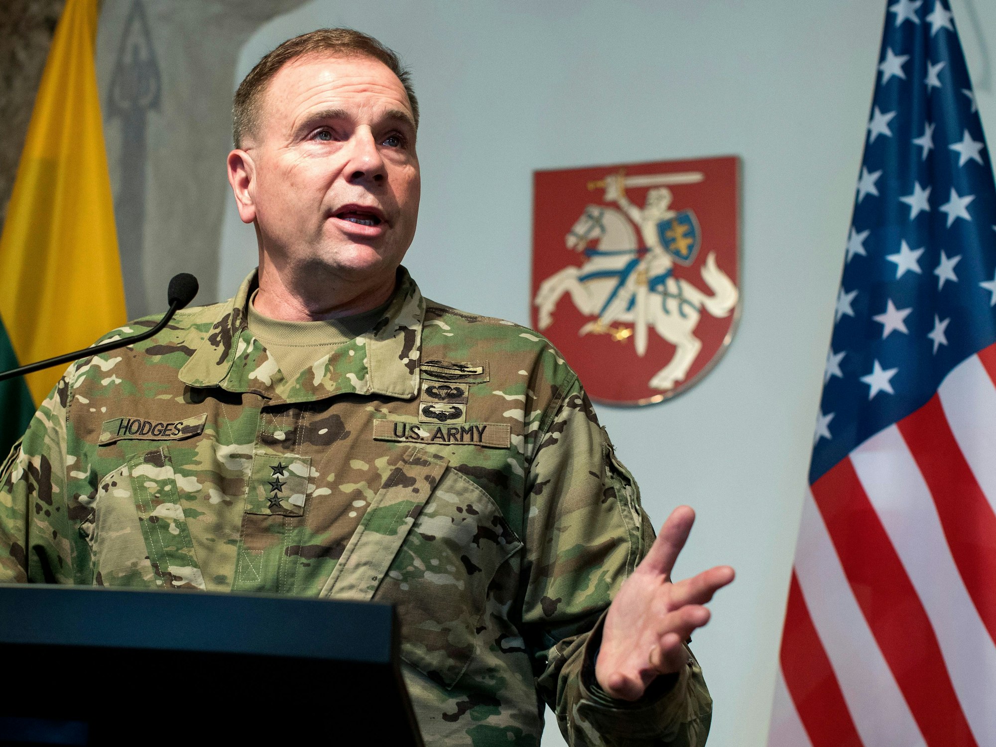 Ben Hodges, ehemaliger Oberbefehlshaber der US-Armee in Europa (hier im März 2017) warnt vor einem Albtraumszenario für die Ukraine.
