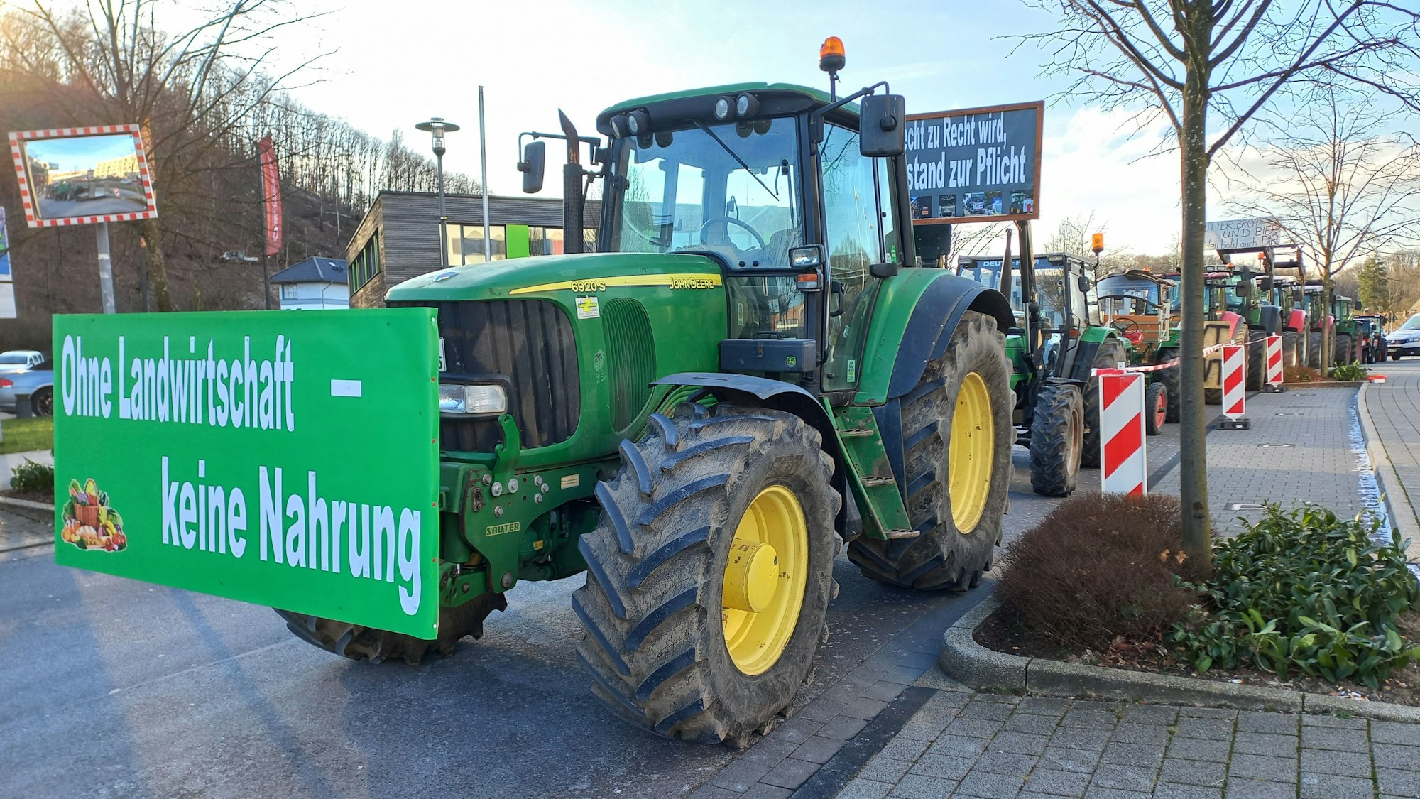 Ankunft der Traktoren in Gummersbach.