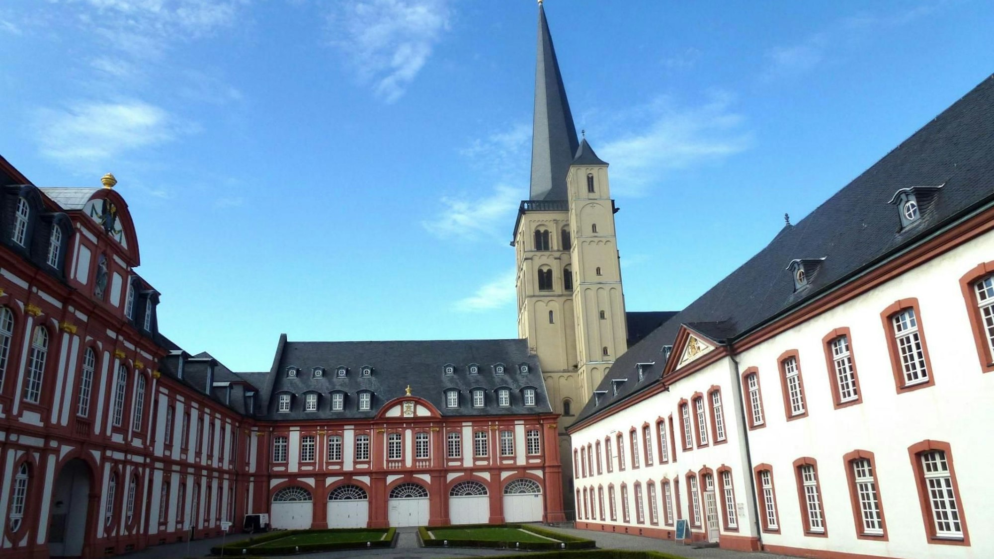 Innenhof der Abtei Brauweiler.