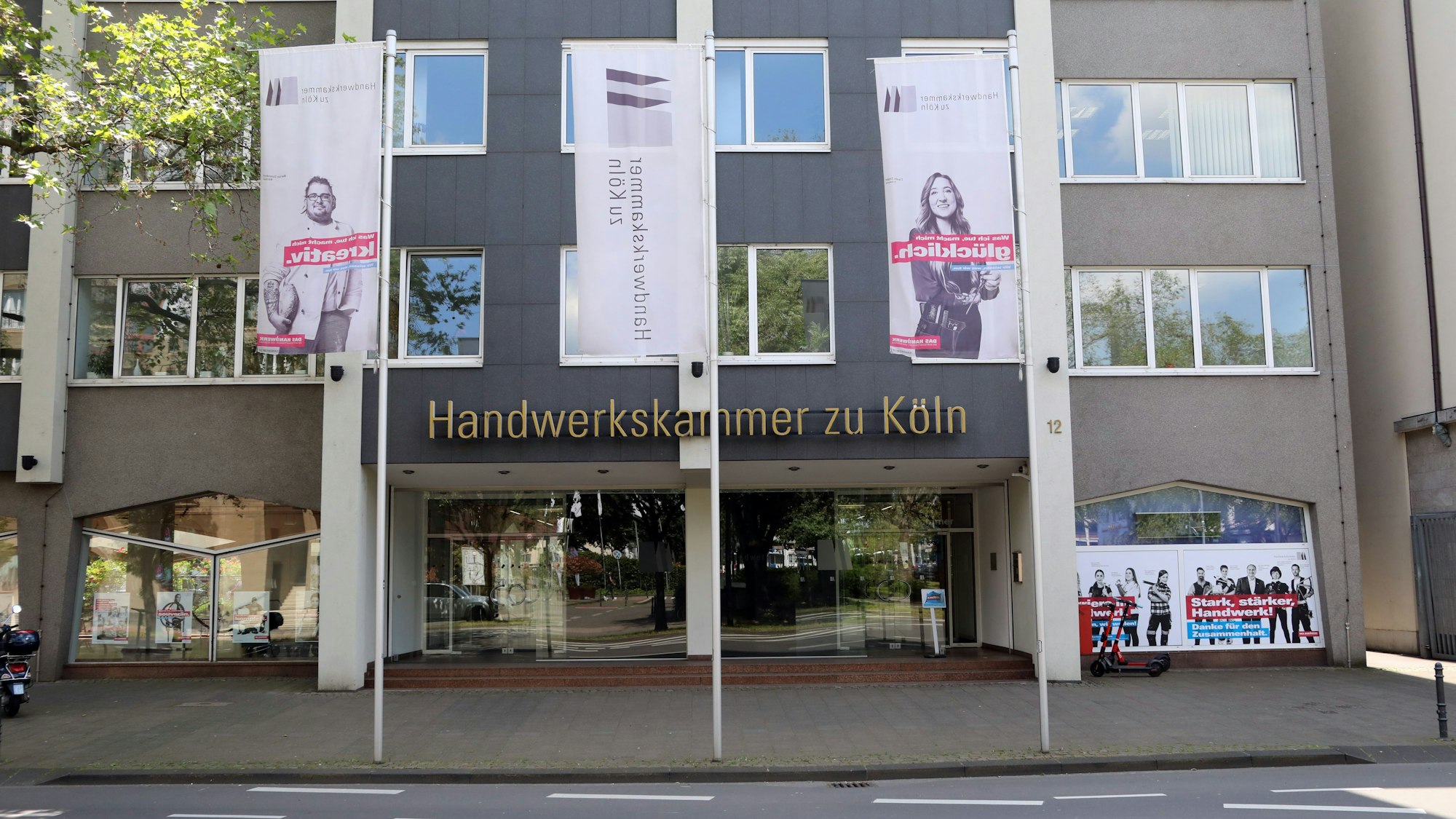 Handwerkskammer Köln
Heumarkt Köln Deutschland
31.05.2021
Copyright
Eduard Bopp Sportfotografie
mail@fotobopp.de

