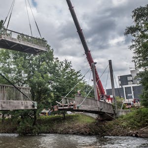 Im Sommer 2021 wurde die Henley-Brücke in Leichlingen abgebrochen. (Archivfoto)