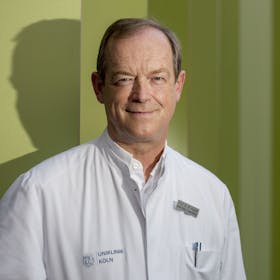 Der Kölner Onkologe Michael Hallek zählt weltweit zu den renommiertesten Experten der Krebsforschung.