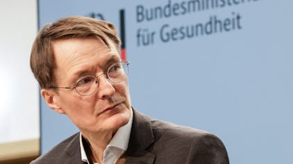 Karl Lauterbach (SPD), Bundesminister für Gesundheit, will Homöopathie künftig nicht mehr als Kassenleistung laufen lassen.