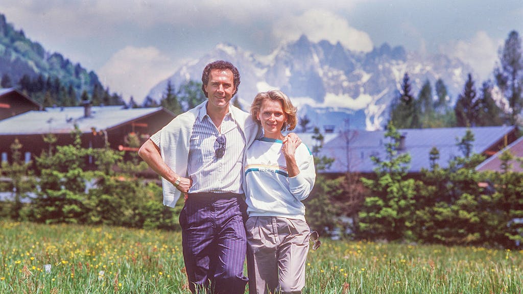 Franz Beckenbauer und Diana Sandmann in Kitzbühel 1990.
