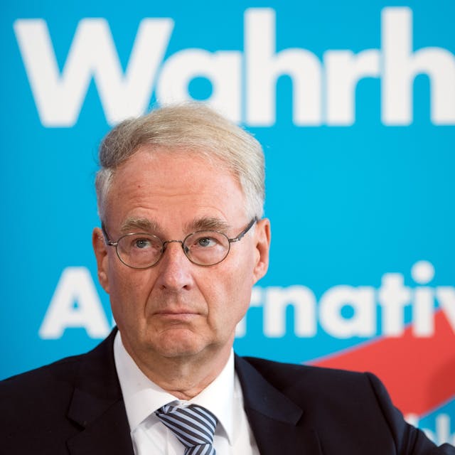 Roland Hartwig, AfD-Politiker aus Rhein-Berg und Vertrauter von Alice Weidel, soll an einem konspirativen Treffen von Rechtsextremen teilgenommen haben. (Archivbild)