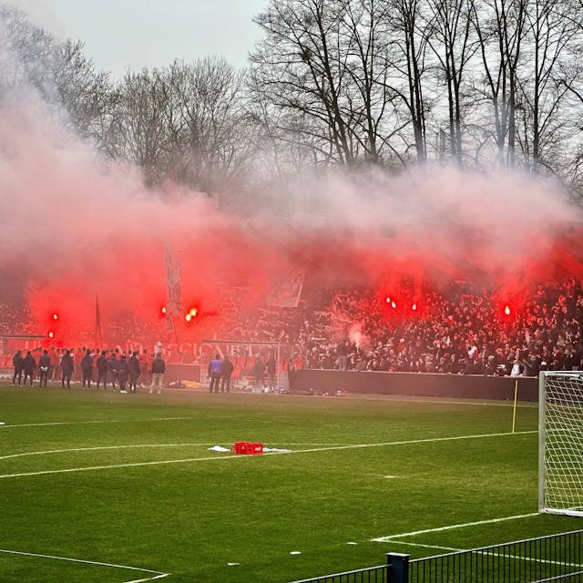 Mehr als 1000 Fans besuchten am Freitagnachmittag das Abschlusstraining des 1. FC Köln vor dem Spiel gegen den 1. FC Heidenheim.