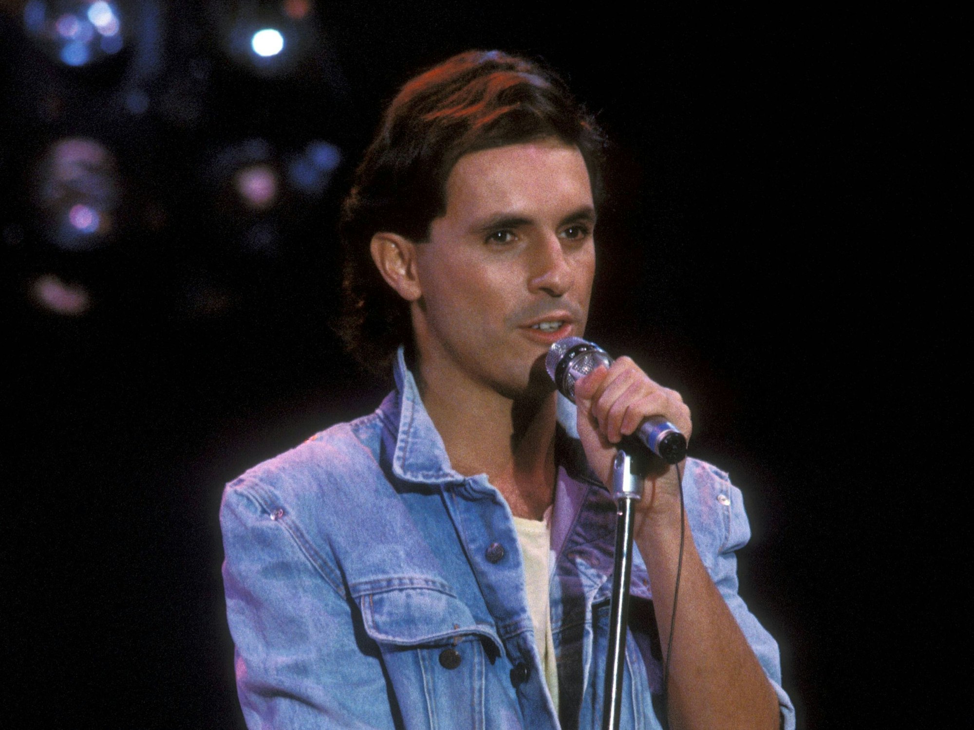 Peter Schilling im Februar 1984 bei einem Konzert.