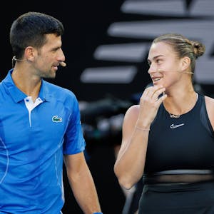 Die amtierenden Titelinhaber der Australian Open in Melbourne sind Novak Đoković im Herreneinzel und Aryna Sabalenka im Dameneinzel.