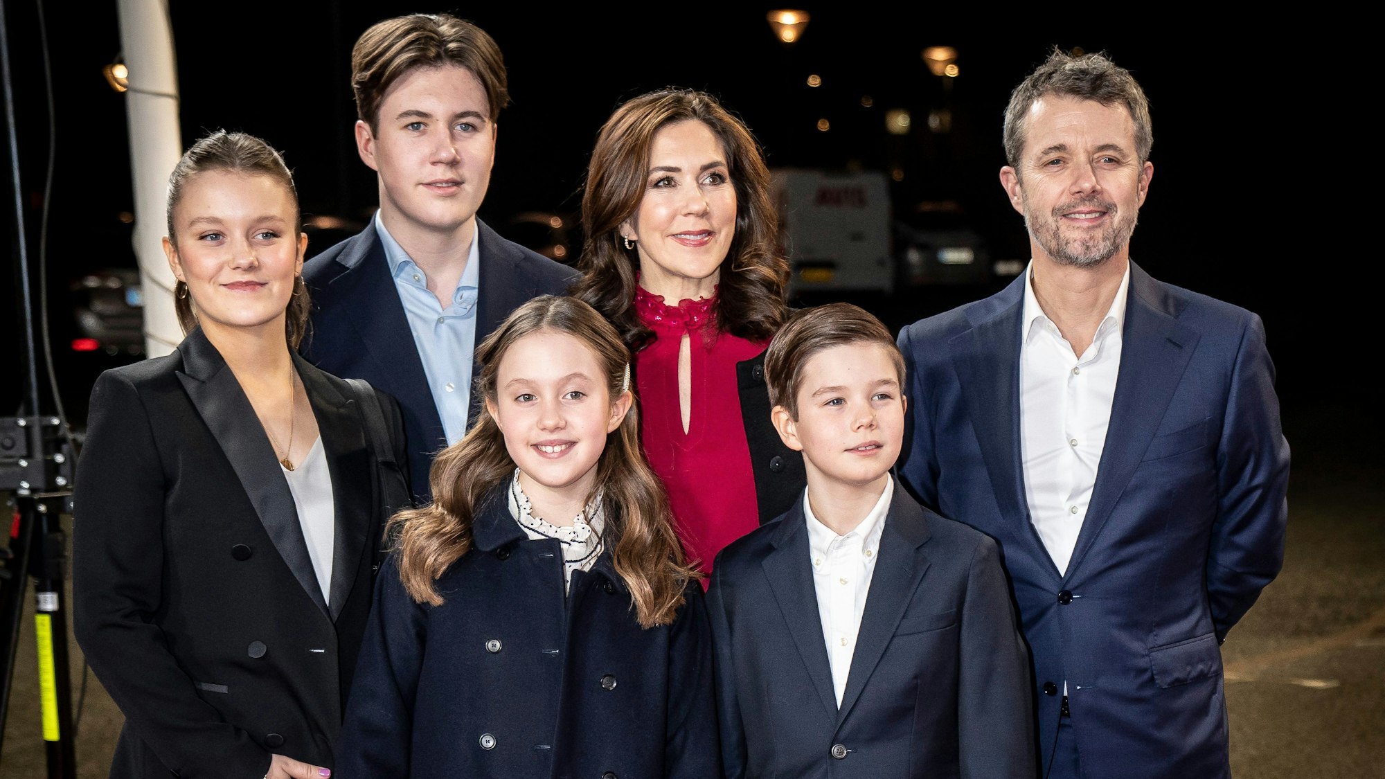 Der damalige Kronprinz Frederik von Dänemark trifft mit Kronprinzessin Mary und den Kindern, Prinzessin Isabella (l-r), Prinz Christian, Prinzessin Josephine und Prinz Vincent zur Geburtstagsshow von TV2 ein.