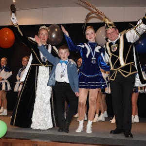Proklamation Tolle Elf KG Wildberg, Prinz Christian I. und Prinzessin Steffi mit Sohn Anton (7) und Tochter Leana (15).