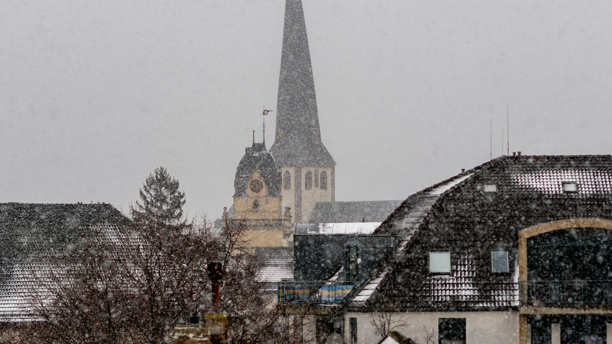 Es schneit in Euskirchen.