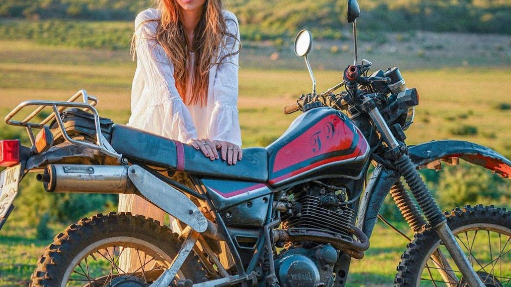 Ann-Kathrin Bendixen bereist allein auf ihrem Motorrad die Welt.
