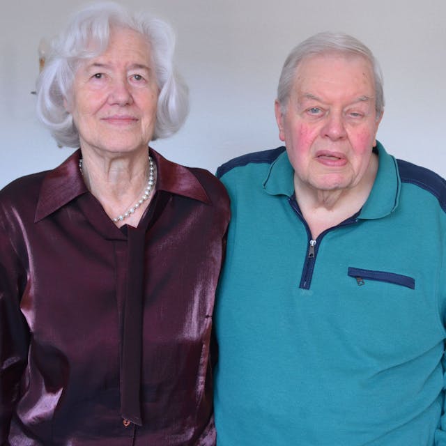 Das Foto zeigt Klara und Bernhard Küpper aus Engelskirchen-Hardt, die seit 65 Jahren verheiratet sind
