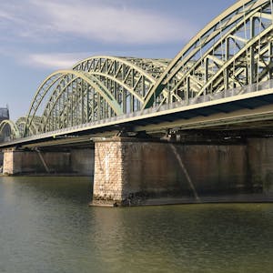 Die Visualisierung der Hohenzollernbrücke.