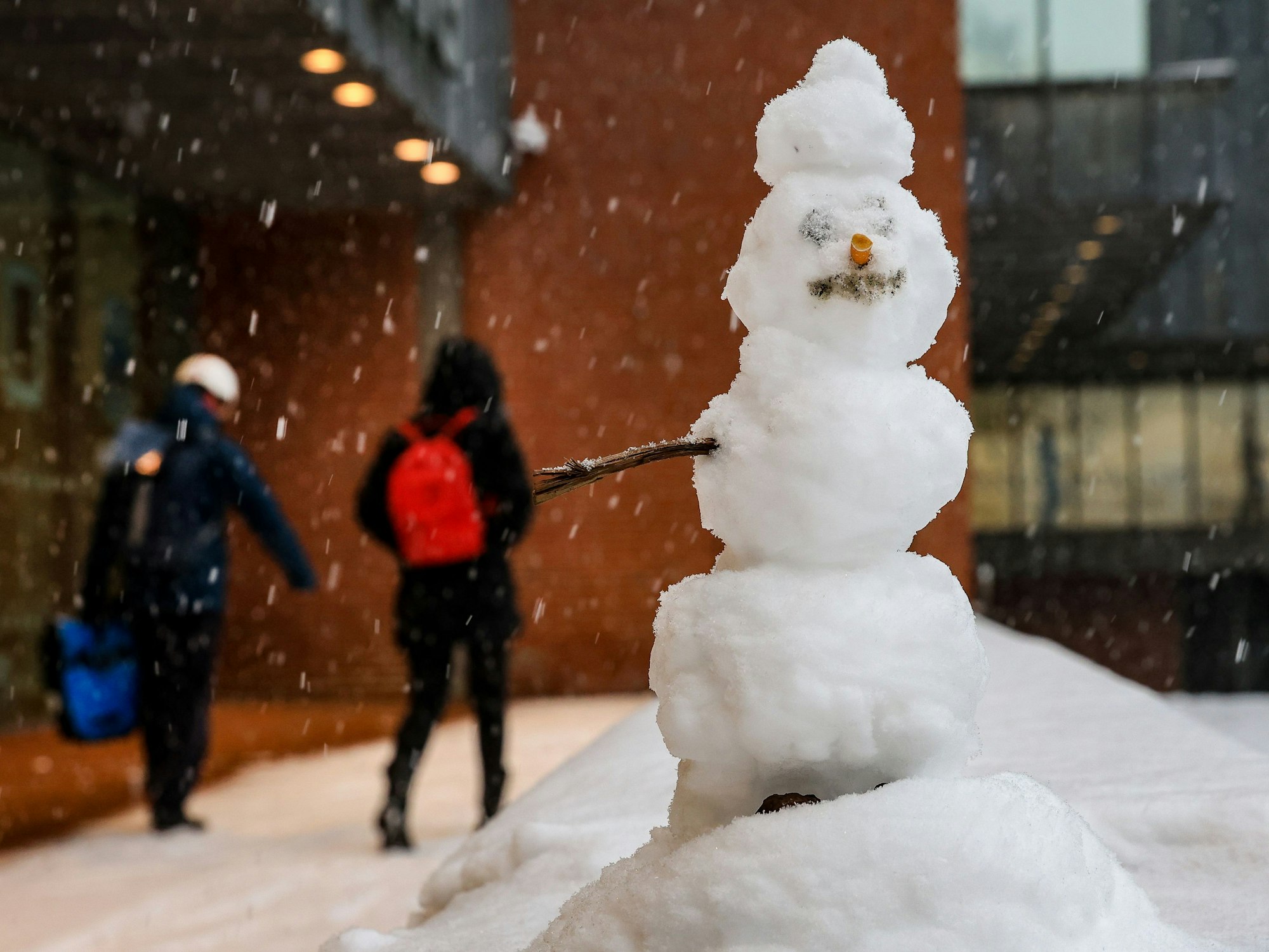 Ein Schneemann am Kurt-Hackenberg-Platz