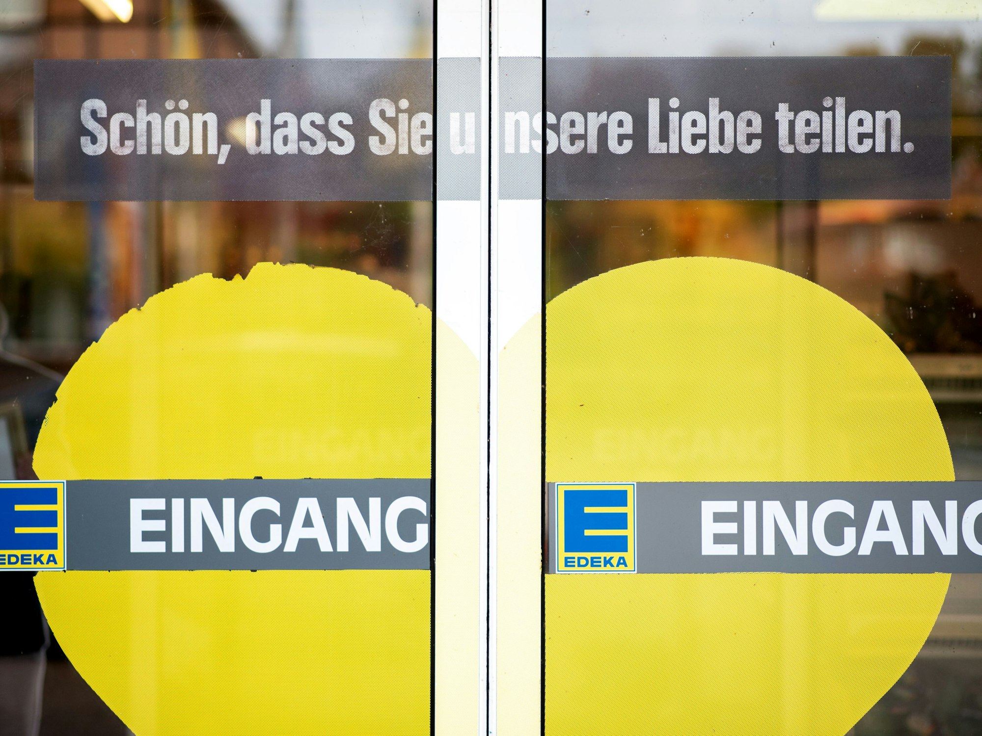 Unser Symbolbild zeigt die Türen einer Filiale im Landkreis Celle.