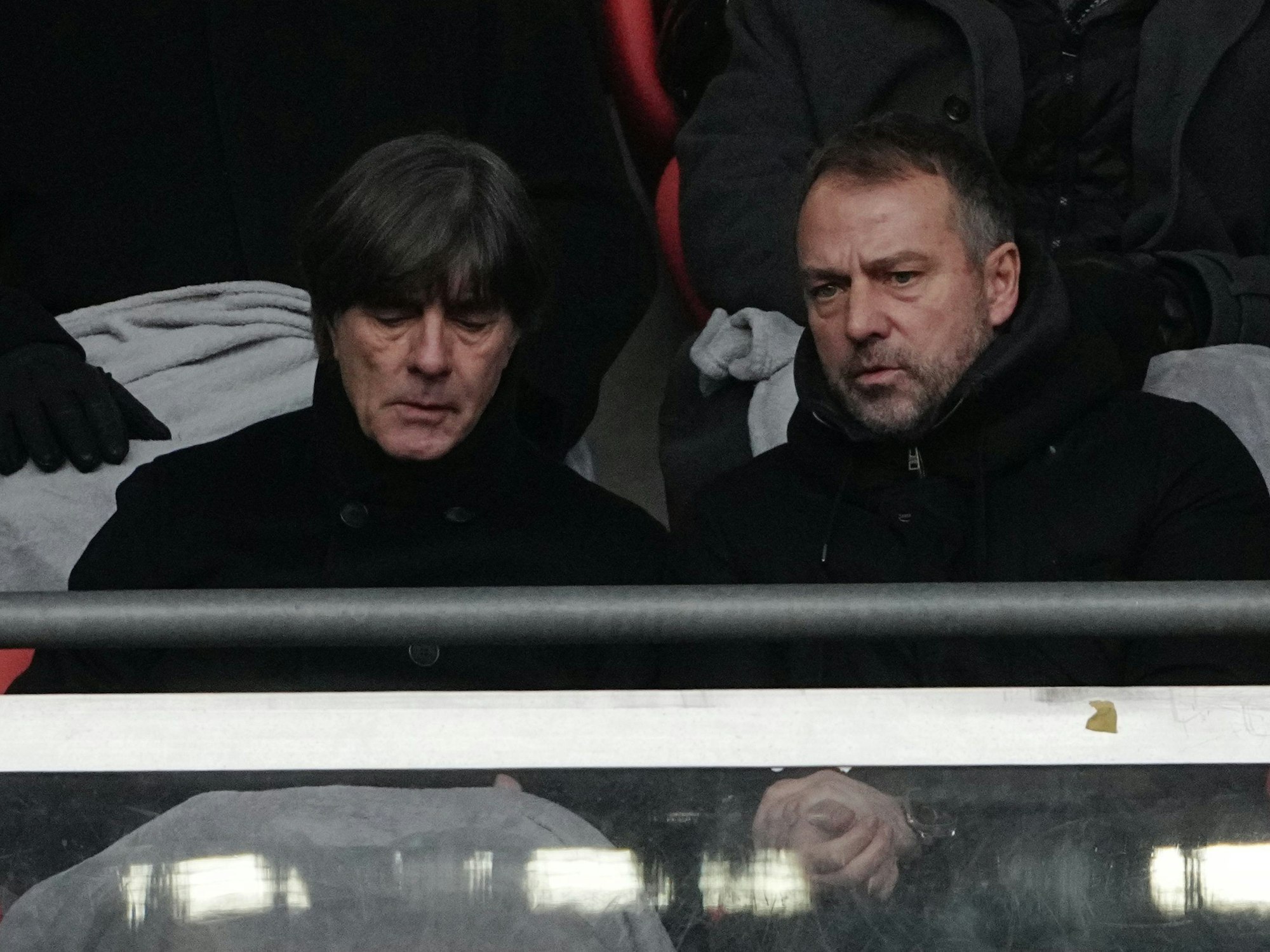 Die beiden ehemaligen Bundestrainer Joachim Löw und Hansi Flick.