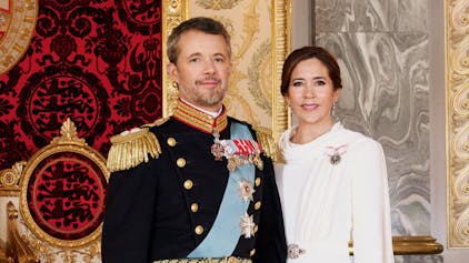 König Frederik und Königin Mary im Thronsaal von Amalienborg in Kopenhagen.