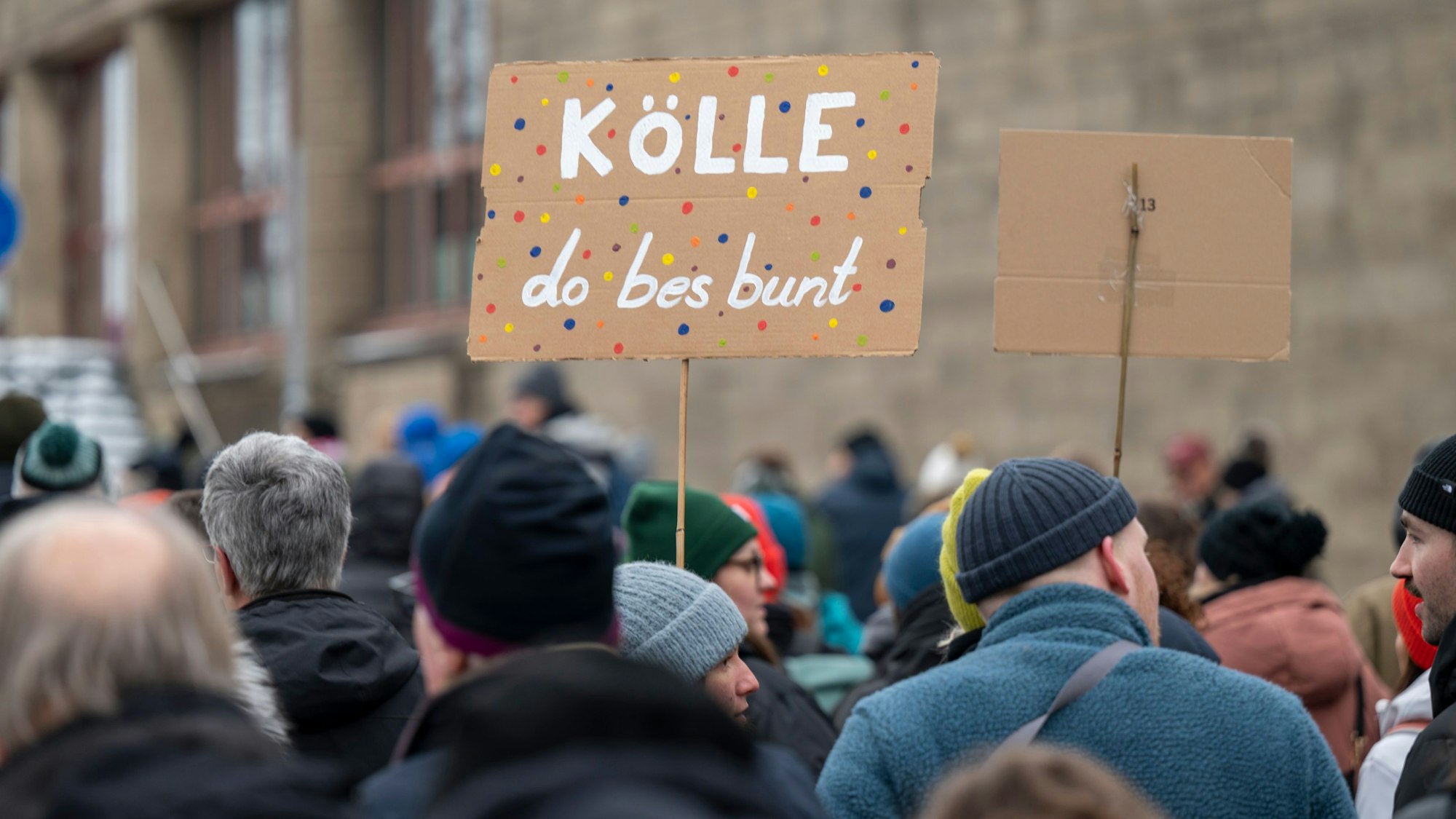 21.01.2024, Köln: Großdemo gegen Rechts auf der Deutzer Werft. Zehntausende demonstrieren gegn Nazis und die AFD. Foto: Uwe Weiser
